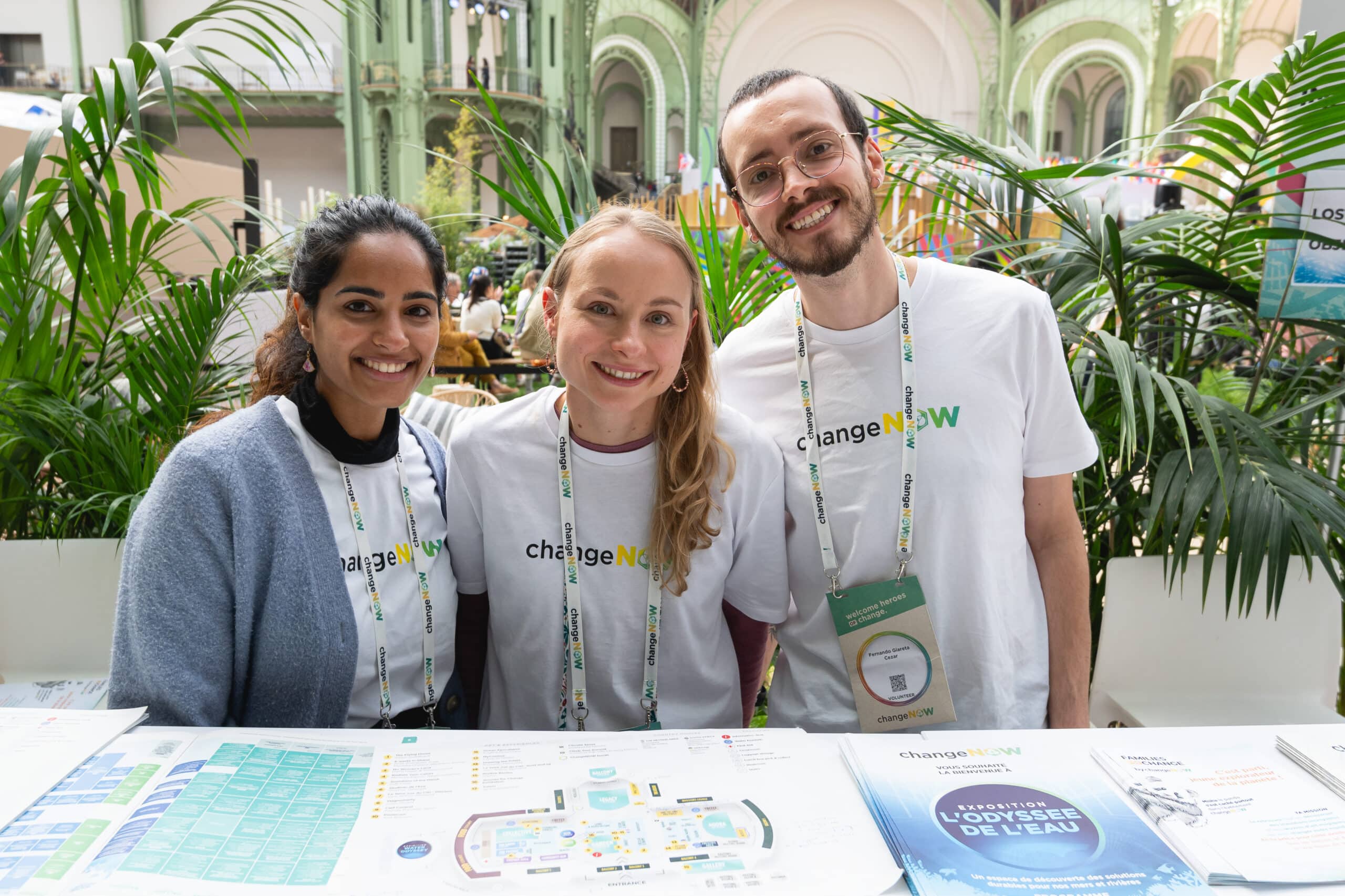welcome desk volunteer